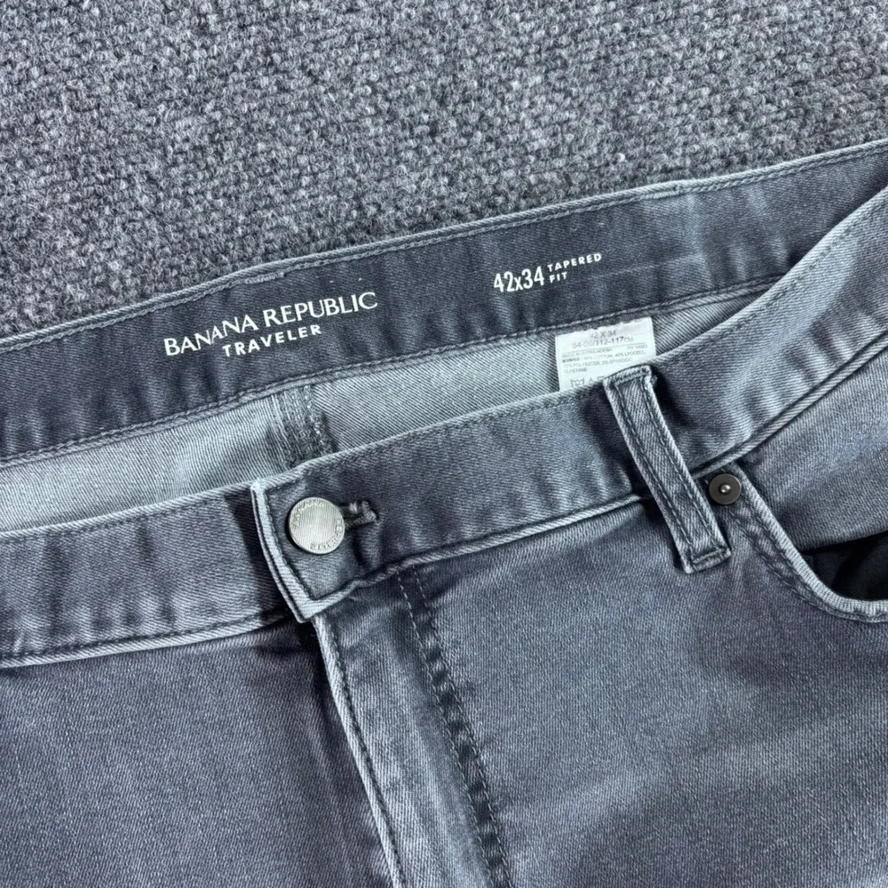 Banana Republic Traveler Jeans Mens 42x34 Grey Tapered‎ Fit Stretch Denim Casual